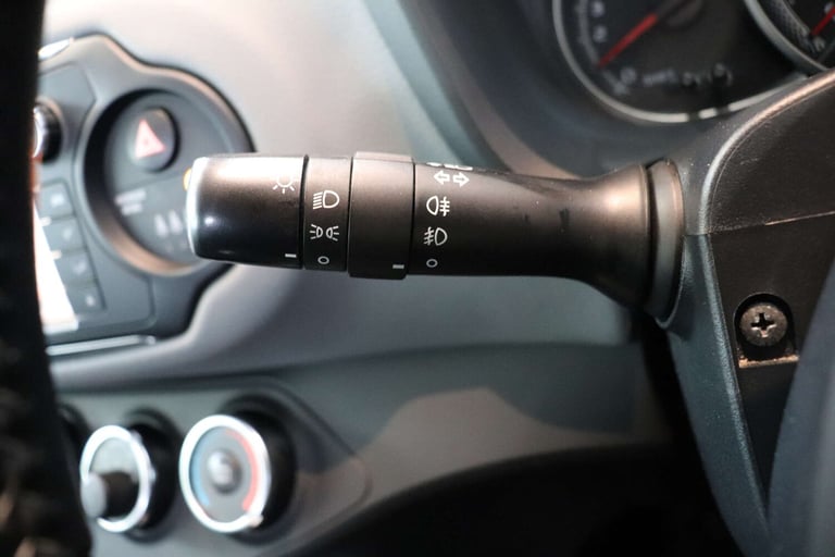 2016 Toyota Yaris 1.3 Yaris Icon VVT-I 5dr Hatchback Petrol Manual