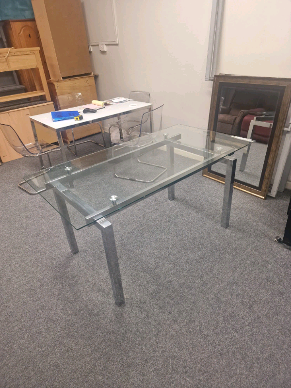 Glass top dining room table with chrome legs £59 