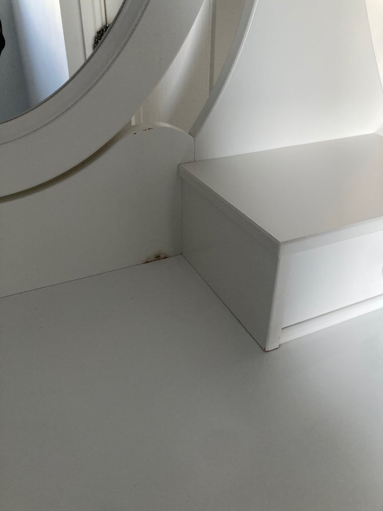 Dressing table 