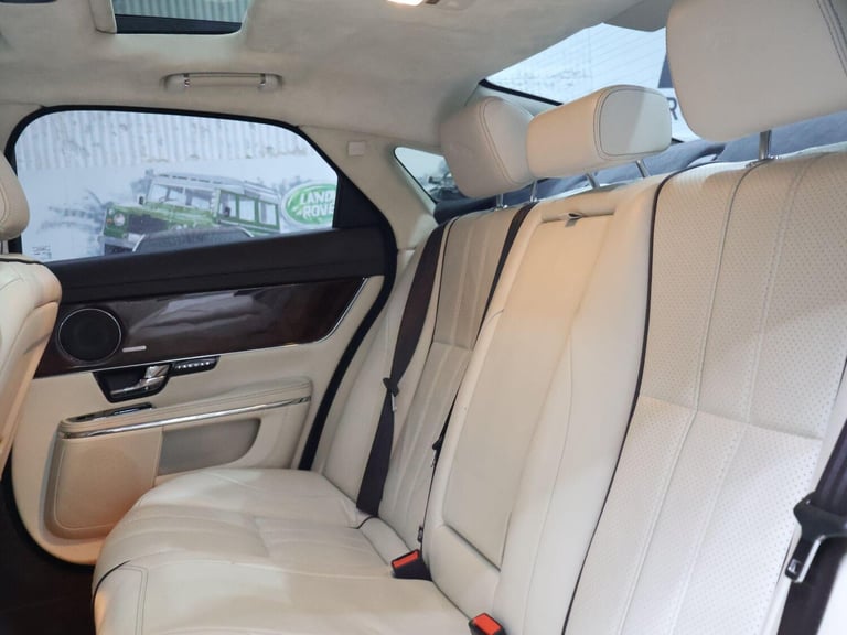 2010 Jaguar XJ 3.0d V6 Portfolio 4dr Auto SALOON DIESEL Automatic