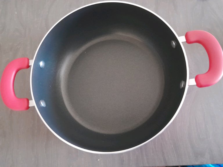 Red Saucepan with Lid