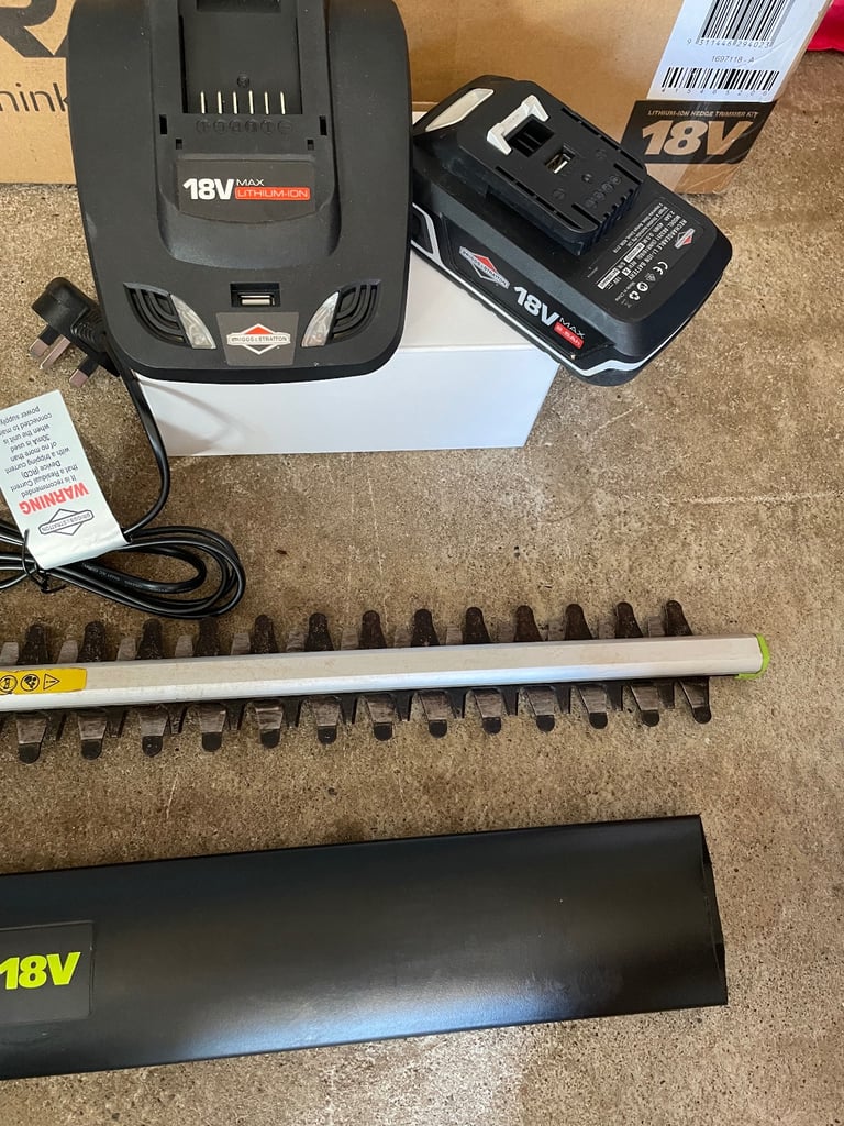 Murray 1697118 18V Lithium-Ion Hedge Trimmer Kit IQ18HTK