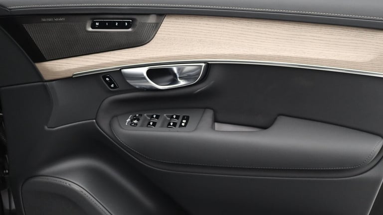  Volvo XC90 B5 (P) AWD Plus Dark (Sunroof, Harman Kardon, 360 Camera) Petrol/Electric Hybrid Auto...