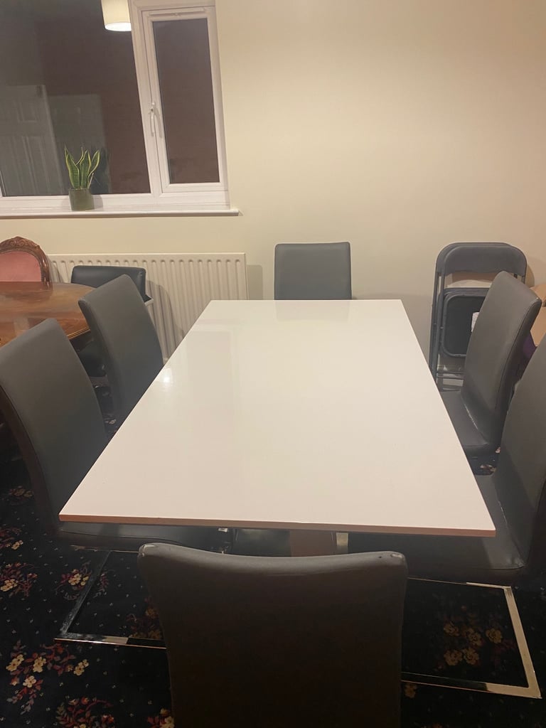 Dining table 6 chairs 