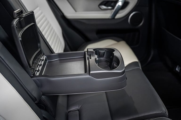 2024 Land Rover Discovery Sport P300e Dynamic HSE SUV HYBRID Automatic