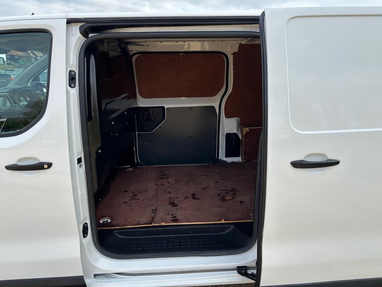 2020 Vauxhall Vivaro 1.5 Turbo D 2900 Dynamic L2 H1 Euro 6 (s/s) 6dr PANEL VAN Diesel Manual