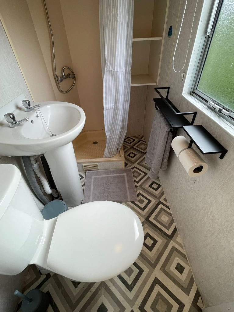 1, 2 & 3 bedroom Mobile Homes to Rent near Salisbury. (Inc. Garden, Car Park) 