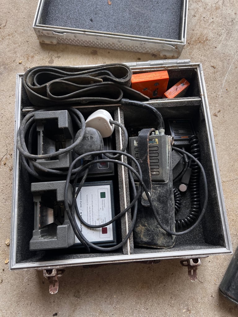 Motorola MT700 Two-Way Radio Kit – 2 Radios, Chargers & Case – Untested