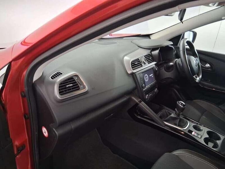  Renault Kadjar 1.3 TCe Dynamique S Nav SUV 5dr Petrol Manual