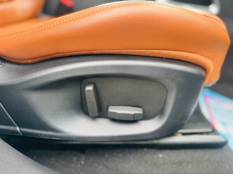 2017 Jaguar F-Pace 2.0d Portfolio 5dr Auto AWD ESTATE DIESEL Automatic