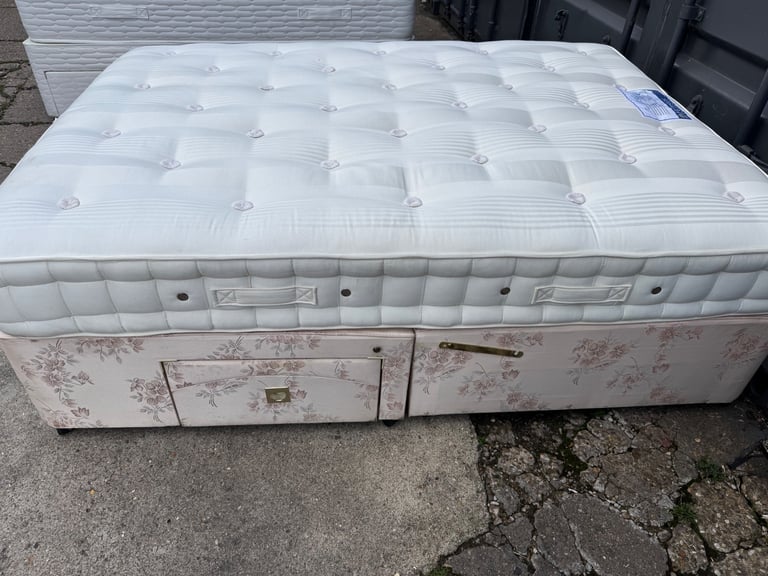image for Hyponus Double Bed and Mattress 