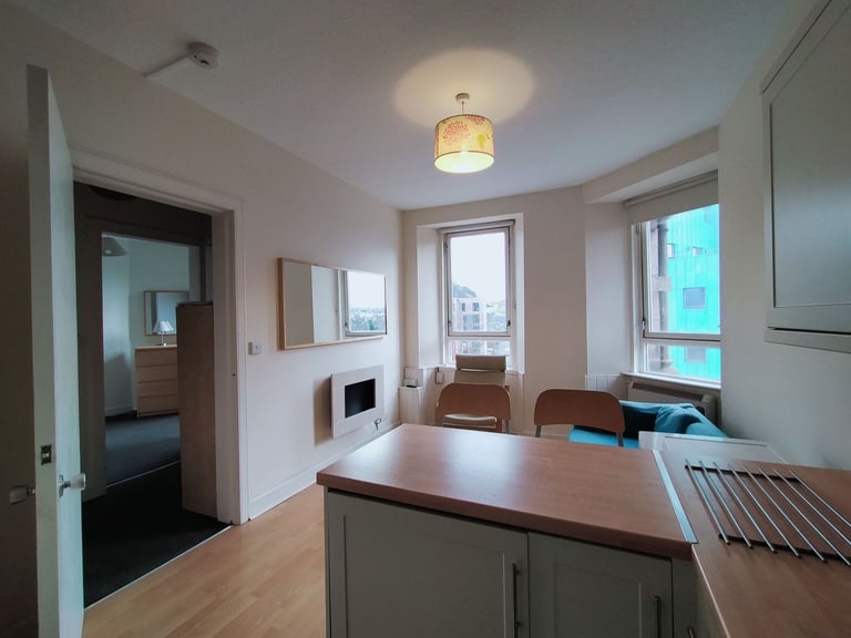 1 Bedroom flat, Earlston Place, Meadowbank, Edinburgh