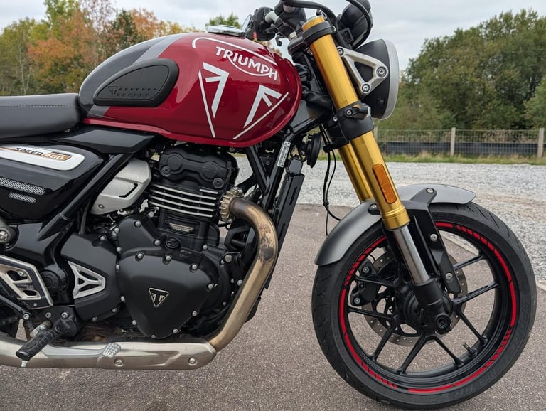 TRIUMPH SPEED 400