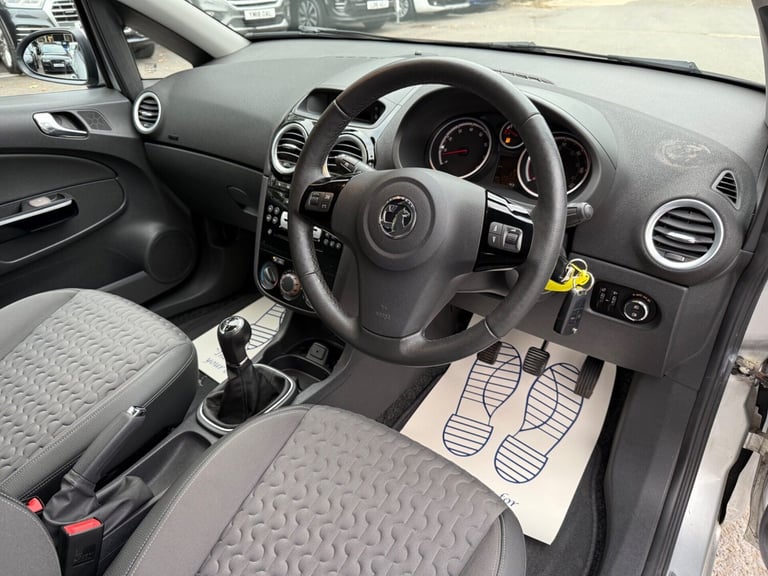 2015 Vauxhall Corsa 1.4 SE 3dr HATCHBACK PETROL Manual