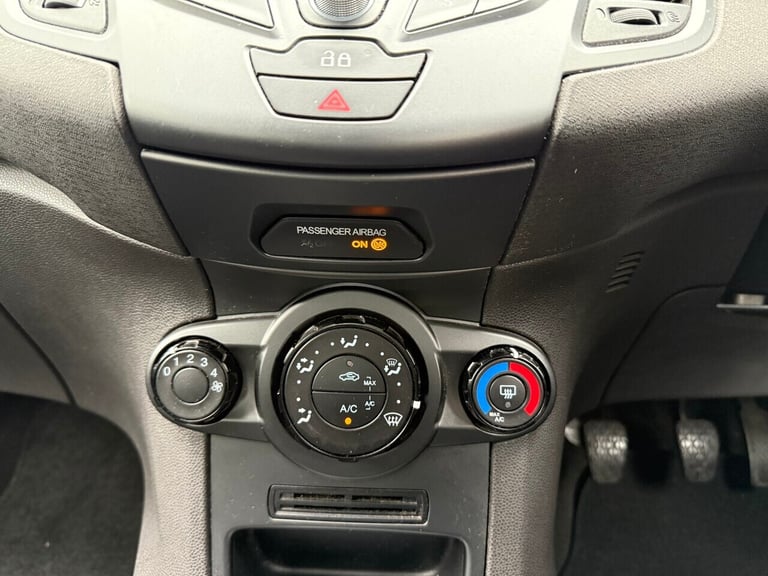 2014 Ford Fiesta 1.25 Style 5dr HATCHBACK PETROL Manual