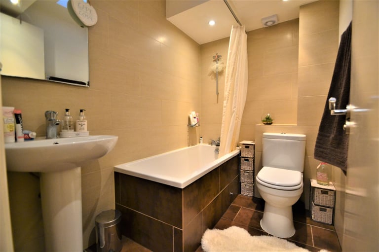 Stunning Studio Flat Available Near South Wimbledon Tube St - SW19