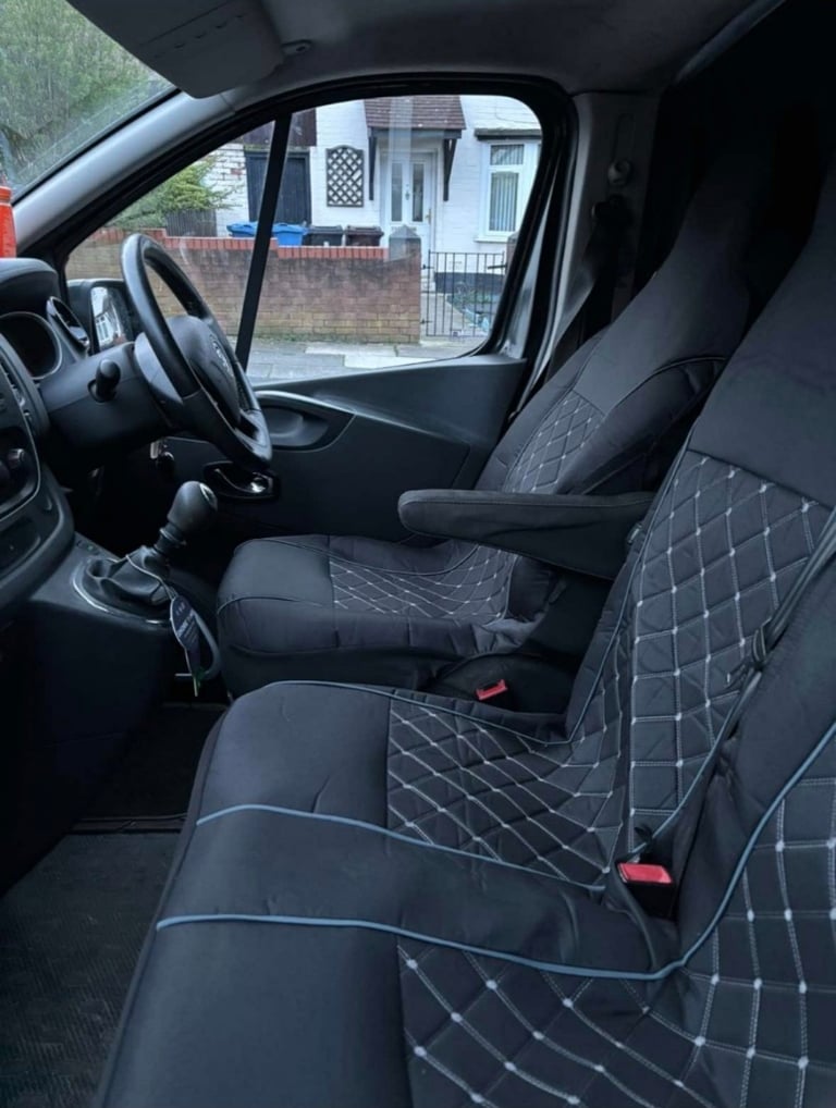 Vauxhall, VIVARO, Camper van, Panel Van, 8 seater Mini Bus  2015, Manual, 1598 (cc)