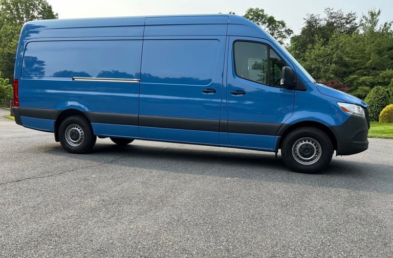 AVAILABLE TODAY🚚MAN WITH A VAN✅HOME MOVES🏠MOBILE DIAGNOSTICS🔧GARDENING🪴RUBBISH REMOVALS🗑️