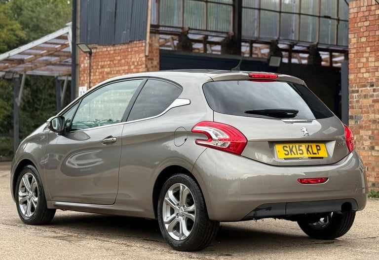 2015 Peugeot 208 1.2 VTi PureTech Allure Euro 5 3dr Petrol