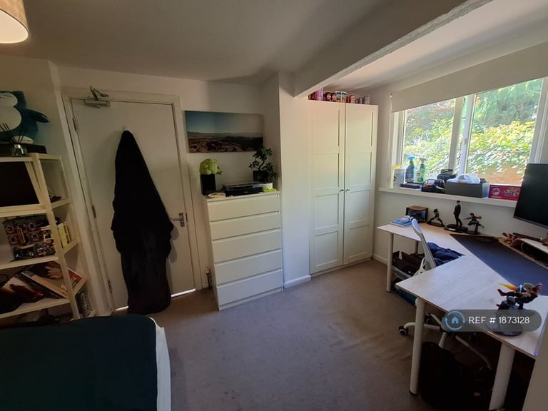 6 bedroom house in Somers Close, Stanmore, SO22 (6 bed) (#1873128)