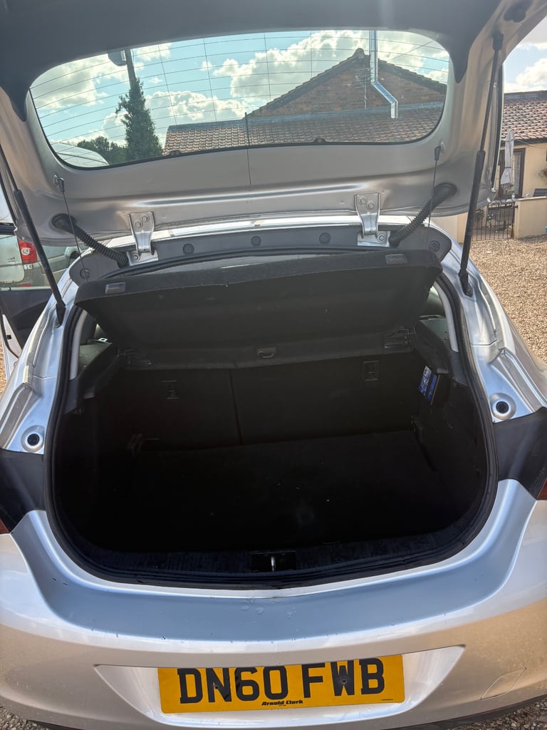 Vauxhall, ASTRA, Hatchback, 2010, Manual, 1598 (cc), 5 doors