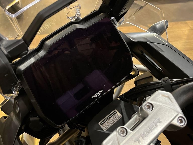 2025 Triumph Tiger 1200 RALLY EXPLORER PREMIUM COLOUR Petrol yellow 6 Speed