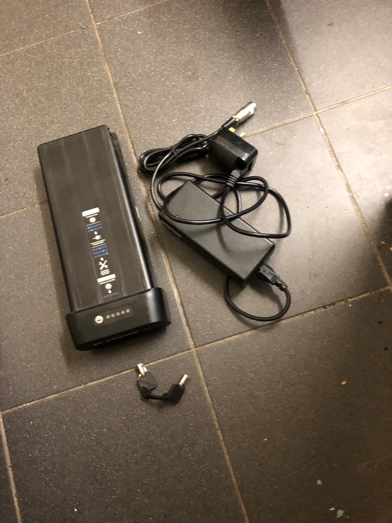 Lovely Adult Electric City Bike Bicycle 36V Battery Elops in very good condition 