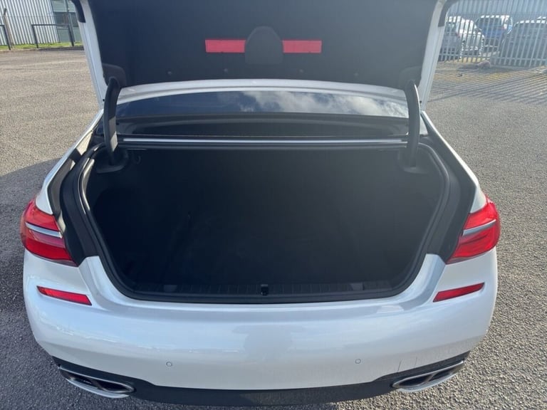 2018 BMW 7 Series M760L 6.6 Twin Turbo V12 Limousine XDrive Euro 6 (610 ps) Saloon Petrol Automatic