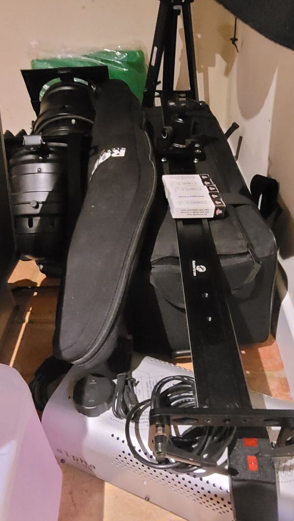 Job lot of film/photography studio equipment in pristine condition