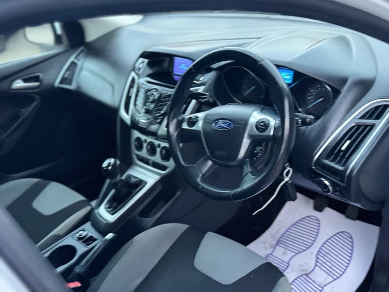 2012 Ford Focus 1.6 Zetec Euro 5 5dr HATCHBACK Petrol Manual