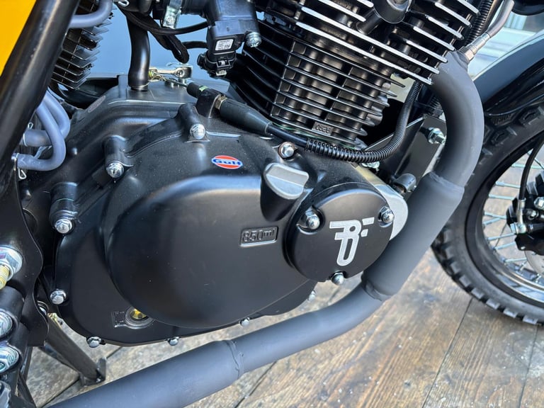 BIKE OF THE WEEK - Bluroc Legend 125cc Scrambler Motorcycle Mutt Bullit 125 