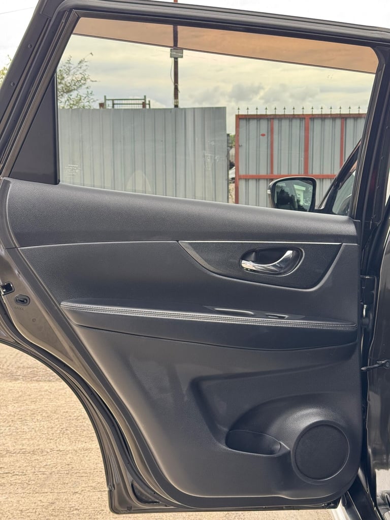 2014 Nissan X-Trail 2.0 PURE DRIVE AUTO SUV Petrol Automatic
