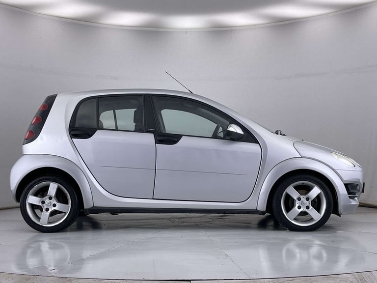 2004 smart forfour 1.5 CDI Passion Hatchback 5dr Diesel Manual (126 g/km, 95 bhp) Hatchback Diese...