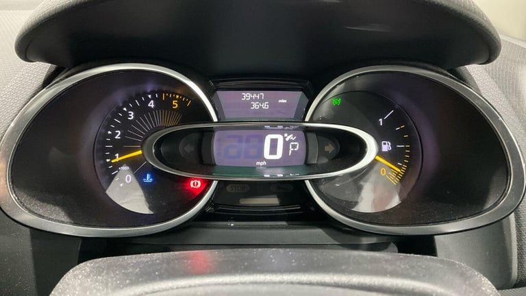 2015 Renault Clio 1.5 dCi Dynamique S Nav Auto Euro 6 5dr HATCHBACK Diesel Automatic