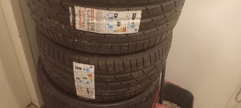 Hankook 265 40 18  new