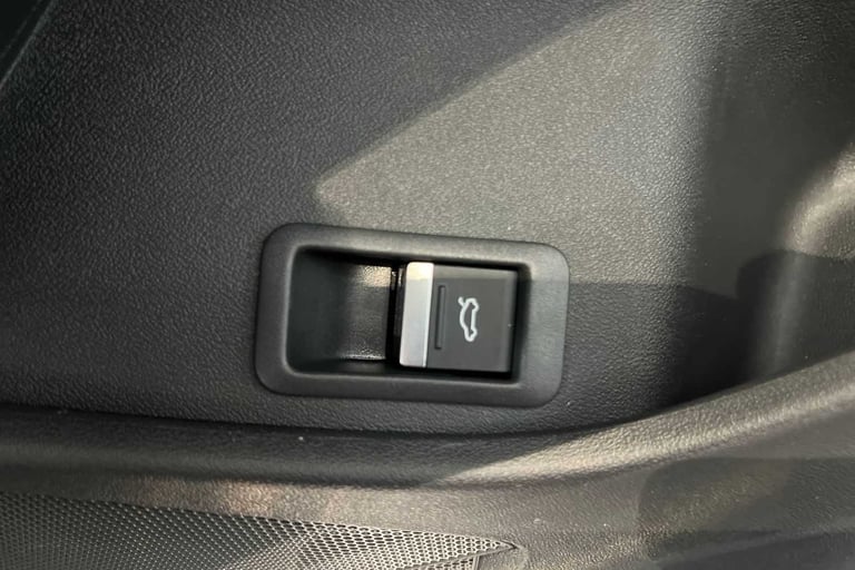 2025 Audi Q4 e-tron 250kW 55 Quattro 82kWh S Line 5dr Auto [Leather] SUV Electric Automatic