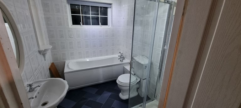 3 Bedrooms House, Very well presented, Great Location