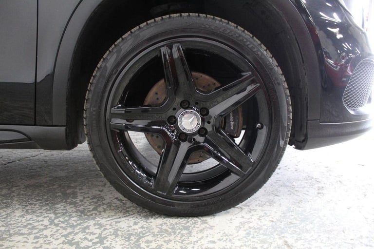 MERCEDES-BENZ GLA CLASS 2.1 GLA220d AMG Line (Premium Plus) 7G-DCT 4MATIC Euro