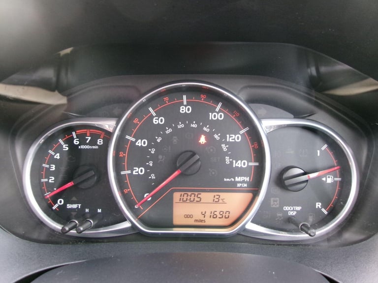 2015 Toyota Yaris 1.33 VVT-i Sport 5dr HATCHBACK PETROL Manual