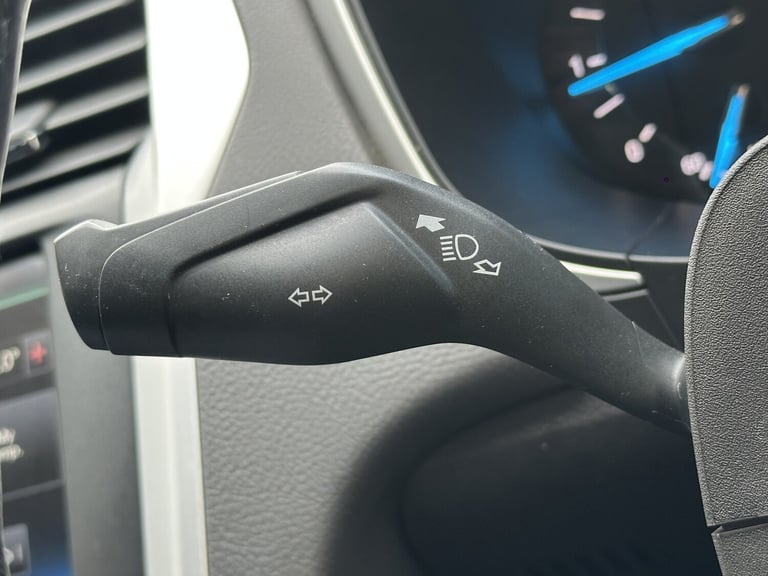 2015 Ford Mondeo 2.0 TDCi EcoNetic Zetec Diesel Manual 5 Door Hatchback Black