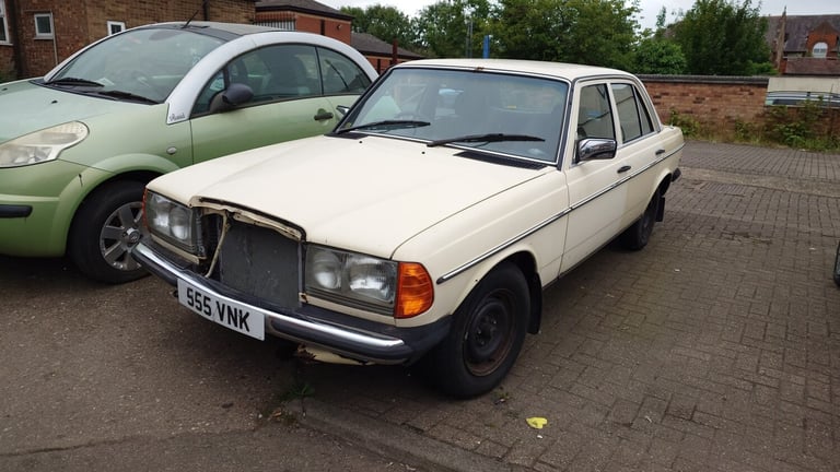 MERCEDES-BENZ 200 230 E 4dr Auto W123, CLASSIC, AUTOMATIC, 1983, PROJECT