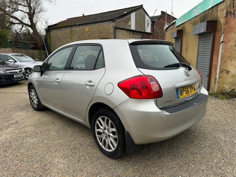 TOYOTA AURIS 1.6 VVTi TR 5dr Manual Silver