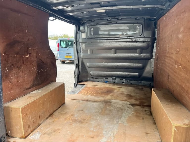 2013 Vauxhall Vivaro 2.0CDTI [115PS] Sportive Van 2.7t Tecshift Euro 5 PANEL VAN Diesel Manual