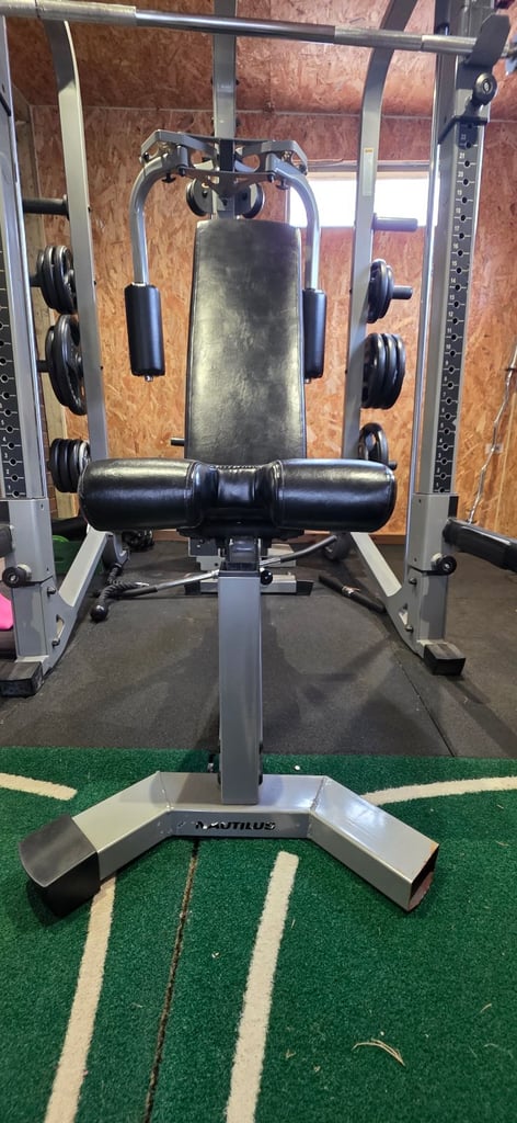 💪 Nautilus Multi Gym / Smith Machine – Full Body Setup