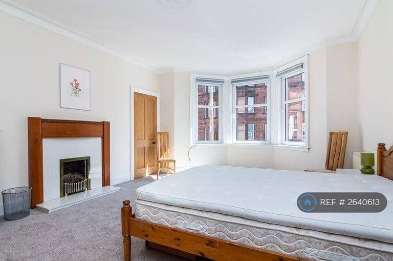 2 bedroom flat in Willowbrae, Edinburgh, EH8 (2 bed) (#2640613)