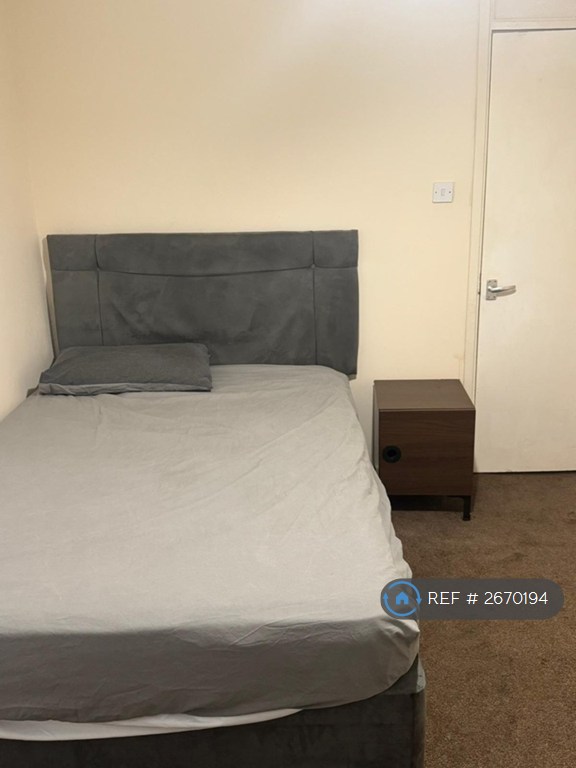 1 bedroom in Woking, Woking, GU21 (#2670194)
