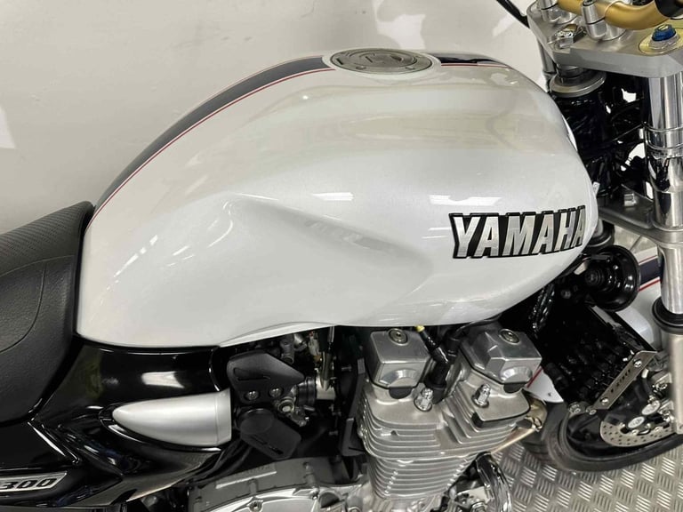 2009 Yamaha XJR1300 
