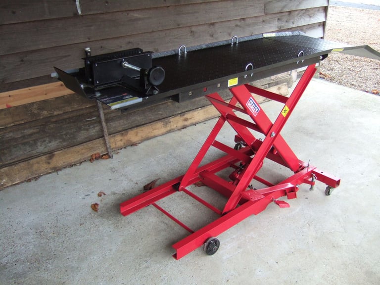 SEALEY MODEL MC365  TOP QUALITY HYDRAULIC MOTORCYCLE LIFT / RAMP 365KG 