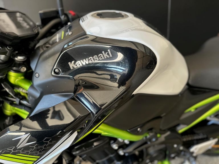 STUNNING ONE OWNER 2021/21 KAWASAKI Z900 MOTORCYCLE 