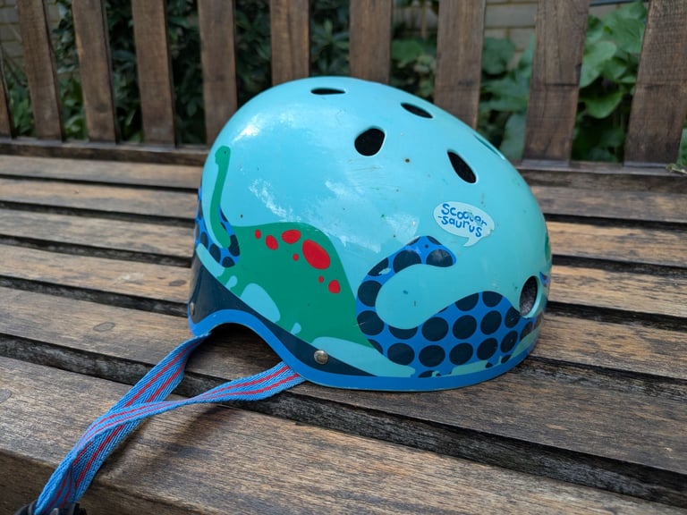 Kids Bike age 3 to 6, 15 inch wheels, 2 hi-vis vests and helmet, wide tyres, prop stand 